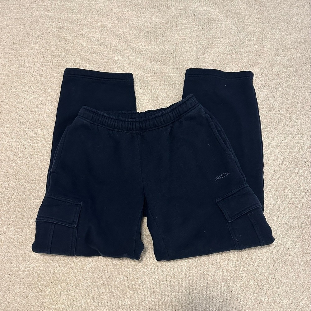 Aritzia Sweatfleece Mega Fit Cargo Sweatpant size XS in Navy Blue